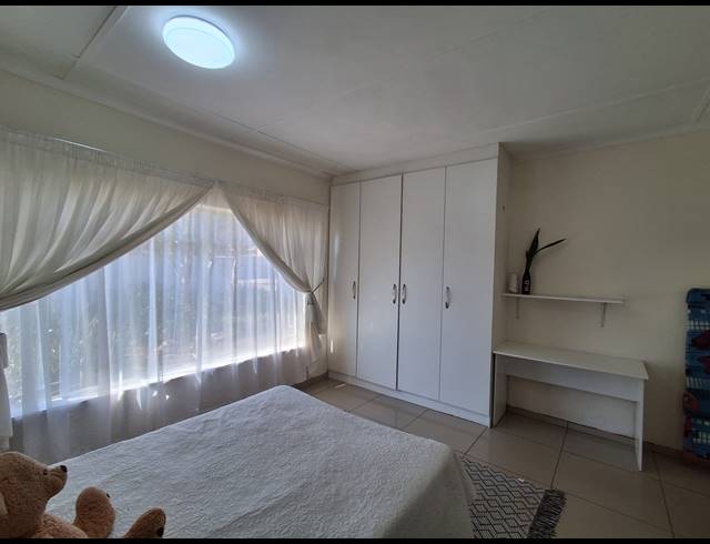 4 BEDROOM FREESTANDING FOR SALE IN FLAMWOOD